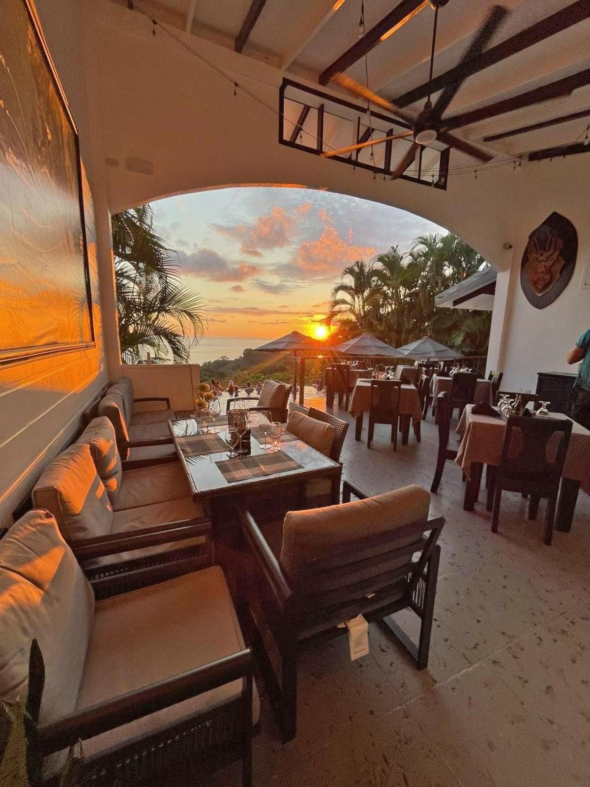 Villa Roca Boutique Resort & Suites - Adult Only Manuel Antonio Bagian luar foto